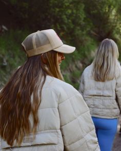 Montana summer is in full swing and our Bozeman hike was the first of many to come! 🏃🏼‍♀️| trail outfit, hiking outfit, hiking outfit summer, hiking outfit spring, hiking outfit women, hiking aesthetic, hiking fits, cute hiking apparel, seamless leggings outift, puffer jacket, puffer jacket oufit, puffer jacket aesthetic, puffer jacket women, halfdays Puffer Jacket Aesthetic, Montana Summer, Jacket Aesthetic