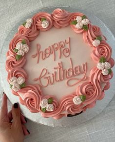 Torta di compleanno Simple Icing Designs, Fancy Birthday Cakes For Women, Fancy Birthday Cakes, Lambeth Cake, Candyland Cake, Cube Cake, Strawberry Crunch, Vintage Birthday Cakes, Cake Decorating Icing