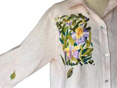 Handmade Blouse Shirt With Embroidery Lilies Embroidery - Etsy Italy Lilies Embroidery, Flower Garden Embroidery, Painting With Thread, Iris Embroidery, Handmade Blouse, Shirt With Embroidery, Embroidery Painting, Glass Of Red Wine, Garden Embroidery