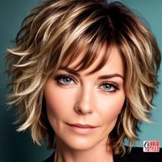 Youthful Looks: Trendy Hairstyles For Over 50 « Only Hairstyles Lisa Rinna Hairstyles, Hairstyles For Over 50, Youthful Hairstyles, Fun Hairstyles, Stacked Bob Hairstyles, Stylish Short Hair, Choppy Bob Hairstyles, Messy Short Hair