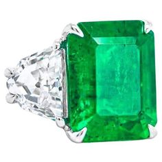 Contemporary Engagement Rings, Emerald And Diamond Ring, Timeless Ring, Woman Jewelry, Emerald Cut Rings, Three Stone Diamond, Three Stone Ring, Three Stone Engagement, Expensive Jewelry