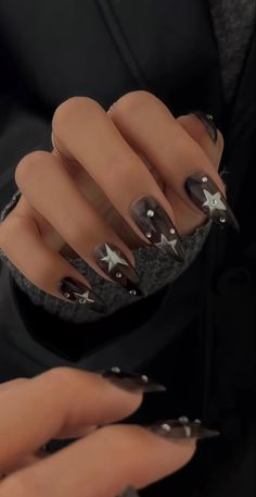 Opaque Black Nails, Black Nails W Stars, Skz Nails Idea 5 Star, Simple Edgy Nails Black, Arctic Monkeys Inspired Nails, Easy Y2k Nails, Star Nails Acrylic Y2k, Nails Pictures Ideas Instagram, Gothic Gel Nails