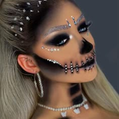 Skull Candy Halloween Makeup, Bling Halloween Makeup, Skeleton Makeup With Jewels, Womens Skull Makeup, Halloween Queen Makeup, Skeleton Queen Makeup, Holloween Makeup Skeleton, Easy Special Effects Makeup Ideas, Glitter Skeleton Makeup