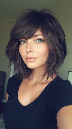 Haircut For Over 50, Layered Stacked Bob Haircut, Edgy Bob Hairstyles, Bob Haircut Back View, Shaggy Bob Hairstyles, Bob Haircut Ideas, Side Bangs Hairstyles, Short Dark Hair, Stacked Bob