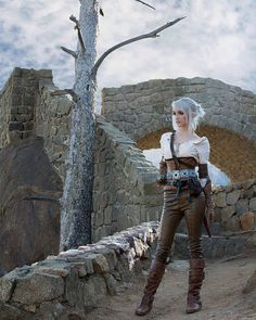 Ciri (The Witcher) cosplay Witcher Costume, Witcher Ciri, Warrior Pose, Comic Con Cosplay, Epic Cosplay