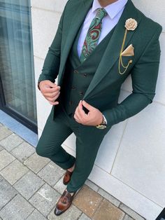 Groen Trouwkostuum Wedding Costumes For Men, Mens Emerald Green Suit, Emerald Suits For Men, Green Wedding Suits Men, Emerald Green Suits For Men Wedding, Emerald Suit Mens, Wedding Suits Men Green, Emerald Green Suits For Men, Wedding Costume Men