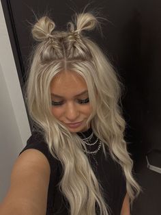 Rave Hairstyles, Haircut Selfie, Photo Hijab, Concert Hairstyles, Rave Hair, Fest Outfits, Cute Hairstyle, Hijab Girl, Hair Stylies