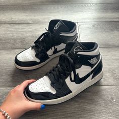 Men’s 8/Women’s 9.5 Air Jordan 1 Mid Se ‘All Star 2021’ Bought For $214 Minimal Creasing + Barely Worn Nike Shoes Black, White Jordan 1, Black And White Jordans, Jordan 1 Mids, Shoes Black And White, Black Nike Shoes, White Jordans, Air Jordan 1 Mid Se, Shoe Inspo