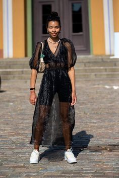 How To Style Your Clothes, Birthday Party Outfit Women, Sneakers And Dresses, Copenhagen Fashion, Copenhagen Fashion Week, Cooler Look, Mode Inspo, How To Pose