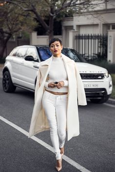 Currently Trending: Winter White - Sparkles and Shoes Creme Outfits, White Coat Outfit, Winter Mode Outfits, Micah Gianneli, Cream Outfits, Monochrome Outfit, All White Outfit