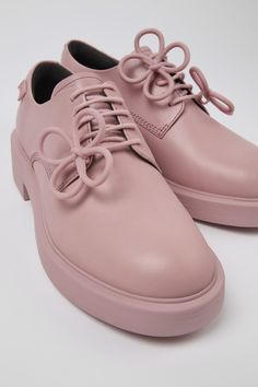 Twins  by Camper Pink Leather Shoes, Leather Shoes For Women, Camper Shoes, Ballerina Shoes Flats, Shoes Heels Wedges, Boys Boots, Formal Shoes, Shoe Care, Pink Leather