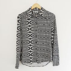 Zara Geometric Print Long Sleeve Top Size M New, With Tag! Long Sleeve Front Button Closure Lightweight Geometric Pattern Offers Welcome Bundle To Save Follow My Instagram @Withlovewanderingjackie Chic Long Sleeve Tops With Geometric Pattern, Trendy Long Sleeve Blouse With Geometric Pattern, Chic Button-up Shirt With Graphic Print, Chic Long Sleeve Blouse With Geometric Pattern, Chic Graphic Print Button-up Blouse, Chic Button-up Blouse With Graphic Print, Long Sleeve Tops With Geometric Pattern For Work, Casual Geometric Pattern Blouse For Work, Casual Workwear Blouse With Geometric Pattern