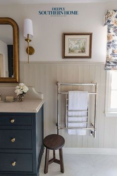 the bathroom is clean and ready to be used as a guest room or family room