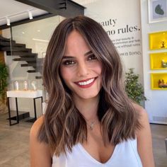 Pretty Medium Hairstyle with Highlights Thick Bob Haircut, Mid Haircuts, Angled Hair, Womens Haircuts Medium, Ash Blonde Balayage, Fine Straight Hair, Midlength Haircuts, Brown Blonde Hair