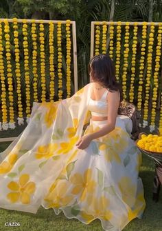 Haldi Dress Ideas, Haldi Ceremony Outfit, Haldi Dress, Creating Outfits, Haldi Outfits, Haldi Outfit, Simple Lehenga, Lehenga Designs Simple, Traditional Indian Dress