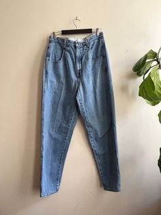 🏷️14 (W: 16in, H: 21in, Ins: 30in, L: 43in) | 90s baggy pant by Brittania. Loose fit 100% cotton denim jean. No flaws *All measurements taken flat Baggy Jean, 90s Baggy, Flaws And All, Baggy Pant, Womens Jeans, Baggy Jeans, Denim Jean, Favorite Outfit, Denim Jeans