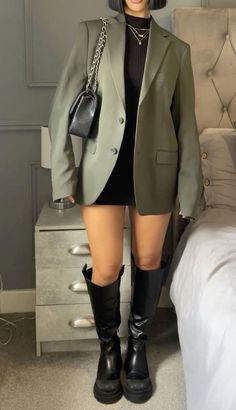 Haunted House Outfit Ideas, Job Outfits, Office Fits, Europe 2024, Street Outfits, Vegas Outfit, Looks Street Style, Outfit Trends, Cozy Fits