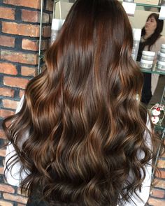 Bayalage Brunette, Brunette Ombre, Bangs Hairstyle, Fall Hair Color Ideas, Easy Hairdos, Chocolate Hair, Hair Therapy, New Hairstyle, Short Hair Styles For Round Faces