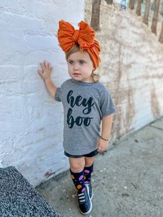 Super soft, true to size Triblend tee. Reads "Hey Boo" on front.  **Ships in 1-2 Days Playful Pre-shrunk T-shirt For Fall, Playful Short Sleeve T-shirt For Fall, Playful Short Sleeve Fall T-shirt, Halloween Tees, Halloween Girl, Halloween Tshirts, Kids Tops, Kids Outfits, Art Collection