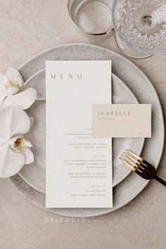 Menu de mariage simple et chic Rehearsal Dinner Menu, Wedding Menus Design, Modern Wedding Theme, Wedding Menu Template, Reception Dinner, Neutral Aesthetic, 카드 디자인, Wedding Menu Cards, Menu Card