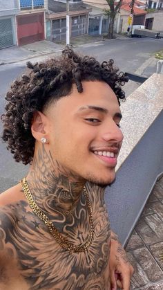 @maiiax.pit Tattoos On Brown Skin, Taper Fade Curly Hair, Cornrow Hairstyles For Men, Modern Mullet, Chest Tattoo Men, Character Inspiration Male, Pelo Afro, Haircuts For Curly Hair