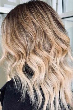 Top Dark Blonde Hair Color Ideas For 2024 ★ Blonde For Dark Skin, Dark Blonde Hair Color Ideas, Blonde Colors, Winter Blonde, Honey Blonde Hair Color, Wedding Hair Colors, Fall Winter Hair Color, Hair Color Options