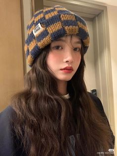 Outfits With Beanies Winter, Winter Hat Aesthetic, Gorros Aesthetic, Kawaii Beanie, Aesthetic Beanies, Beanies Aesthetic, Beanie Korean, Beanie Outfit Aesthetic, Retro Outfits Aesthetic