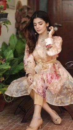 Laiba Khan Pakistani Actress, Ishq Vishq, Laiba Khan, Match Art, Pakistani Bridal Hairstyles, Cultural Beauty, Game Portal, Html 5, Short Frock