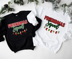 Friends Christmas Shirt Ideas, Friendsmas Shirt Ideas, Christmas Party Diy, Friends Christmas Party, Best Friends Christmas, Diy Christmas Party, Friend Shirt, Friends Christmas, Diy Cricut