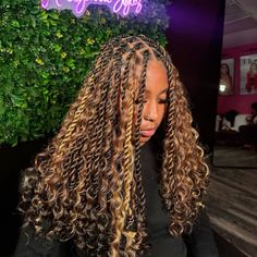 #islandtwists #twists #twiststyles Island Twist, Braided Hairstyles For Black Women Cornrows, Cute Braided Hairstyles, Braids Hairstyles Pictures, Cute Box Braids Hairstyles, Quick Braided Hairstyles