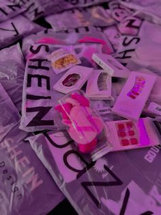 Shein Cart Ideas, Pink Shopping Aesthetic, Shopping Spree Aesthetic, B Day Gift Ideas, Shein Aesthetic, Shein Cart, Shein Bags, Box Tattoo, Shein Shopping