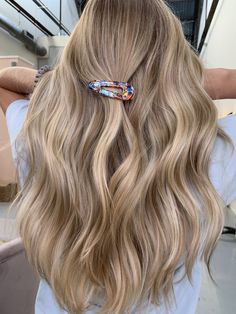 Sandy Blonde Babylights, Highlights For Sandy Blonde Hair, Blonde Hair Sandy, Cool Sandy Blonde Hair, Natural Blonde Dyed Hair, Natural Blonde Dye, Warm Blond Highlight, Scandi Blonde Hair Balayage, Natural Sandy Blonde Hair