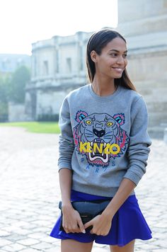 Kenzo http://otteny.com/catalog.html/filter/designer/kenzo Jungle Logo, Tommy Ton, Career Fashion, Logo Sweatshirt, Models Off Duty, Street Outfit