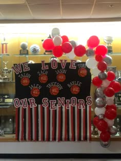 we love our senior year display with balloons