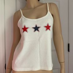 New Tommy Hilfiger Jeans Tank Top With Stars - White 100% Cotton Casual Summer Tops With Star Logo, White Summer Tops With Star Logo, White Star Print Top For Summer, White Casual Top With Star Patch, Casual White Top With Star Patch, Hawaiian Woman, Jeans Tank Top, Tan Suit, Hot Pink Tank