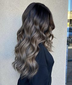 Brown And Caramel Highlights, New Mom Hair, Highlight Techniques, Brunette Hair Color Ideas, Caramel Balayage Highlights, Ashy Balayage, Hair Color Ideas For Winter, Balayage Dark, Ashy Hair