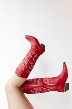 reba boot did someone say OBSESSED?! who doesn't love a good cowboy boot but in RED! the reba boots are so comfy and the perfect red boot that everyone needs! runs true to size Cowgirl Boot Aesthetic, Cowgirl Boots Aesthetic, Boot Aesthetic, Women's Western Fashion, Outfit Ideas Red, Best Cowboy Boots, Country Concert Outfit Ideas, Womens Western Fashion, Red Cowgirl Boots