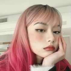 Pink Hair Ulzzang, Color Hair Ideas, Pink Hair Streaks, Hair Color Inspiration, Hair Color Streaks, Hair Magazine, Pretty Hair Color, Dare To Be Different, Short Hair Color