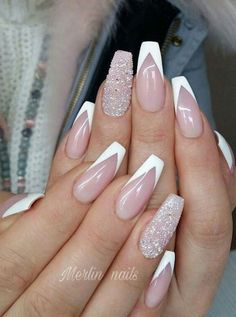 10 French Tip Nails Inspired Spring Nail trends to wear now, French Nails White Tip Nail Designs, Rhinestones Nails, Ongles Gel French, White Tip Nails, Manikur Kuku, French Tip Nail Designs, Spring Nail Trends, Airbrush App, Basic Nails