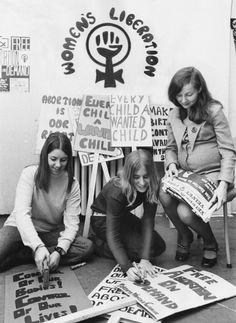 Feminists working on placards and signs making ready for a Women's Liberation Movement march or demonstration. Circa 1970. Raging Feminist, Lavender Menace, Feminist Killjoy, Multicultural Art, Riot Grrrl, Intersectional Feminism, Womens March