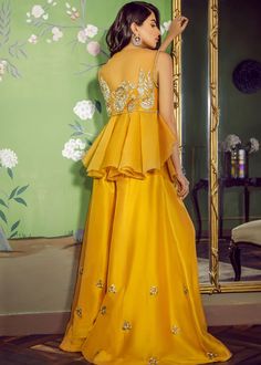 Haldi Palazzo Outfit, Palazzo Outfit, Wedding Sharara, Silk Sharara, Desi Wedding Dresses, Fancy Wedding Dresses, Pakistani Bridal Dresses, Designer Party Wear Dresses