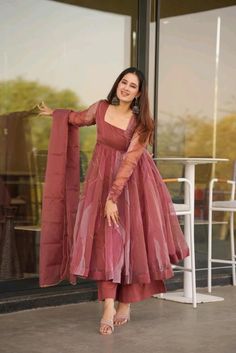 Organza Anarkali, शादी की तस्वीरें, Organza Suit, Simple Frock Design, Organza Suits, Tissue Pack