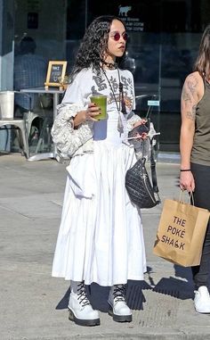 Fka Twigs, White Witch, Soft Grunge, Robert Pattinson, Inspiration Mode, Mode Vintage, Looks Style, Mode Inspiration, Look Fashion