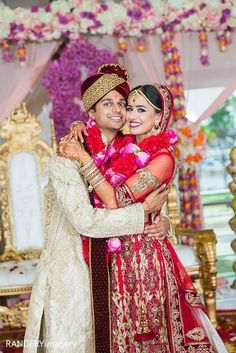 Wedding Portrait http://www.maharaniweddings.com/gallery/photo/63371 @randeryimagery Dulha Pose, Marriage Poses, Bridal Pose, Best Indian Wedding Dresses, Marathi Wedding, Bride Photos Poses