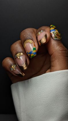 Nail Inspiration Short Almond, African Design Nails, Black Power Nails, Kente Nails, Afrocentric Nail Designs, Trendy Summer Nails 2024 Almond Short, Afro Nail Art, Hbcu Nails, Ghana Nails