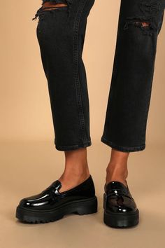 The Lulus Maysie Black Patent Flatform Loafers are giving us major 90's-chic vibes, and we're not mad about it! Smooth and shiny faux leather shapes these retro-inspired kicks with a rounded toe, notched collar, and chunky 1.5" platform sole. Available in whole sizes only. Black Patent Loafers, Chunky Ankle Boots, Loafers Outfit, Patent Loafers, Next Shoes, Patent Boots, Boots Chunky, Chunky Loafers, Boots Platform