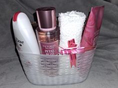 Bath set with container to hold all your stuff. VS Petal Buzz scent. Bath Set Gift Basket, Spa Kits, Bath Salt Gift Set, Bath Gift Set, Bath Set, Relax Spa, Bath Sets, Spa Kit, Beauty Spa