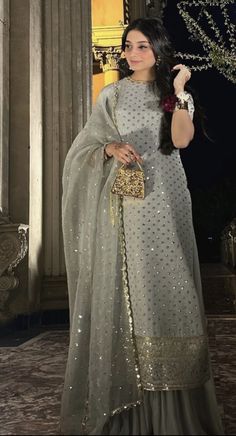 Simple Desi Wedding Outfit, Simple Wedding Dress Pakistani Style, Simple Wedding Dresses Pakistani, Wedding Formals Pakistani, Simple Desi Outfit, Shaadi Dresses Pakistani, Bridal Outfits Wedding Pakistani, Pakistan Dresses Design Simple, Simple Pakistani Dresses Wedding