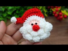 merry christmas!!!**!!! I made an easy and very cute crochet santa claus. come on, try it too - YouTube Santa Video, Santa Applique, Crochet Christmas Gifts, Crochet Xmas, Xmas Tree Ornament, Holiday Crochet, My Hobby