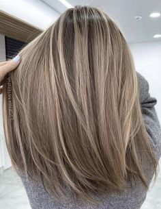 Ombre Hair Blonde, Brunette Hair With Highlights, Dirty Blonde Hair, Brown Hair With Blonde Highlights, Ash Blonde Hair, Brown Hair Balayage, Dark Blonde Hair, Blonde Hair Inspiration